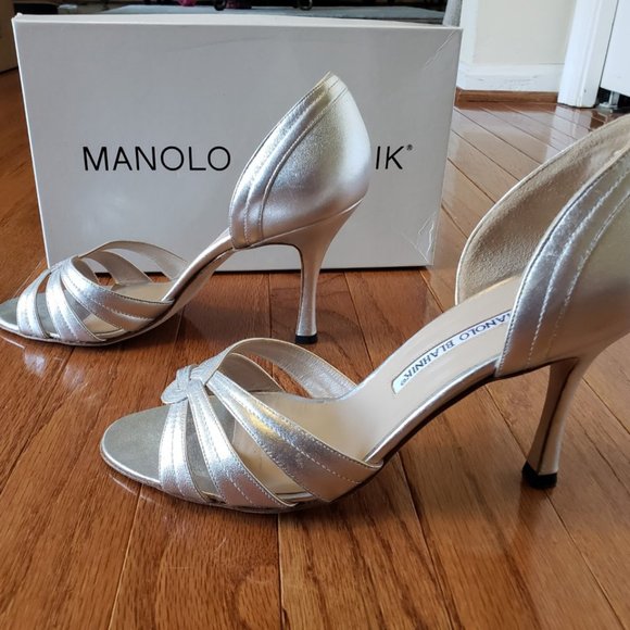 Manolo Blahnik Silver D'Orsay Heel - Picture 6 of 8